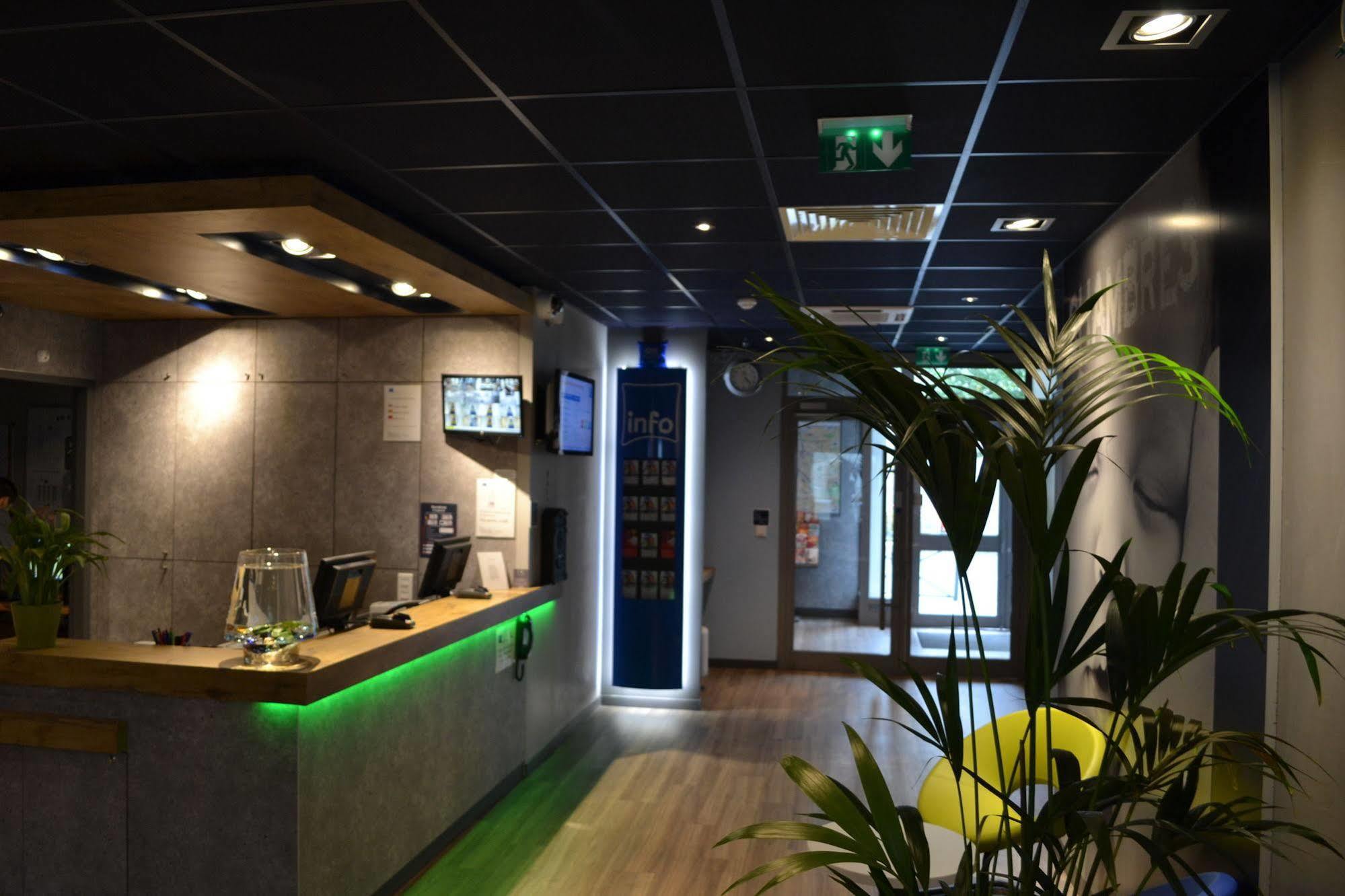 Ibis Budget Paris Porte De Vanves Exterior foto
